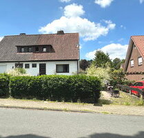 PURNHAGEN-IMMOBILIEN - Sanierungsbedürftige Doppelhaushälfte in gesuchter Wohnlage von Schönebeck - Bremen / Schönebeck