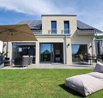1765 -High-End Wohnhaus mit Einliegerwohnung für gehobene Ansprüche! - Herrenberg Mönchberg