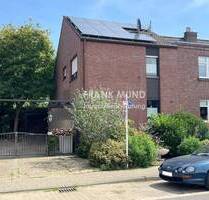 Gepflegte Doppelhaushälfte mit parkähnlichem Grundstück in beliebter Wohnlage von MG-West - Mönchengladbach-Wolfsittard