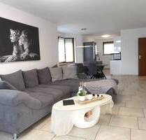 Schicke 3 Zimmer Wohnung mit einem sonnigen Balkon und PKW Stellplatz. Frei ab 01.11.2025 - Steinheim