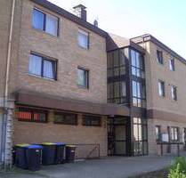 Gepflegt und sehr zentral gelegen: schicke kleine 2-Zimmer-Eigentumswohnung mit überdachten Balkon, Garage und Stellplatz in Spenge-Mitte