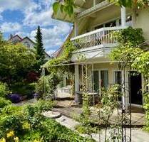 Modern trifft Gemütlichkeit, großzügiges Zweifamilienhaus mit tollem Wintergarten für Jung und Alt! - Metzingen - Neuhausen