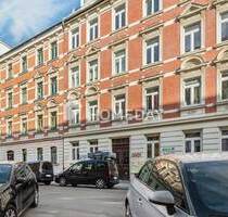 Gepflegte 2-Zimmer-Wohnung mit Balkon am Karl-Heine-Kanal in saniertem Denkmalhaus - Leipzig