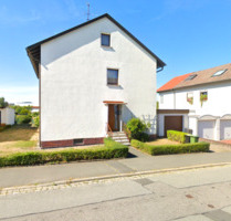 Ein charmantes Zweifamilienhaus mit großem Potenzial in Neustadt bei Coburg