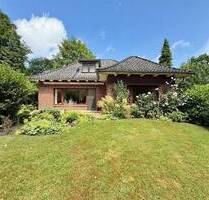 Bezugsfreies Einfamilienhaus mit Carport und 2.112 m² Grundstück Wacken, Lindenallee