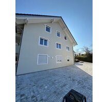 Sonnige 3-Zimmer-Erdgeschosswohnung mit super Aussicht und schöner Terrasse + zwei Stellplätze - Bogen Oberalteich