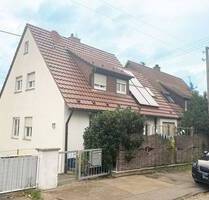 Schöne Doppelhaushälfte mit Einliegerwohnung in Top-Lage von Ludwigsburg!