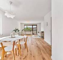 sofort frei: Attraktive 3-Zi-Wohnung mit Balkon und zwei Stellplätzen - neu renoviert - Leonberg