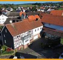 VIEL PLATZ UND KURZE WEGE NACH STADTALLENDORF! KEINE KÄUFERPROVISION! - Stadtallendorf / Hatzbach