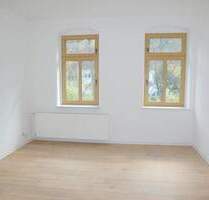 Erstbezug nach umfassender Renovierung * Sehr schöne 4-Zimmer-Wohnung mit Laminatboden 