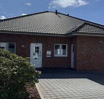 hochwertige, ebenerdige 3 Zi. Bungalowhälfte mit Terrasse und Garten - Bad Bramstedt