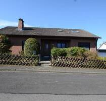 Großzügiges Einfamilienhaus Sommergarten und Garage * 7 Zimmer * 2 Bäder * G-WC * - Bergisch Gladbach Schildgen