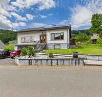 Großzügiges Einfamilienhaus mit Einliegerwohnung in idyllischer Lage. - Prümzurlay