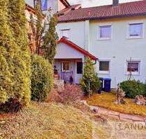 Kreativ gestaltetes Reihenhaus, Reihenmittelhaus mit idyllisch gelegenem Garten in Engstingen.