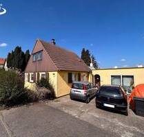Sanierungsbedürftiges Einfamilienhaus mit gewerblichem Anbau - Pirmasens Innenstadt