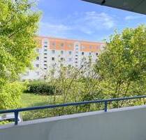 Ab sofort zu haben: Preiswerte 3-Zimmer-Wohnung im 2.OG mit Balkon in Lauchhammer-Mitte