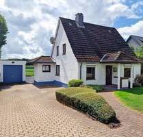 Blick ins Grüne - Einfamilienhaus mit Garage und schönem Grundstück in guter Lage - Ostrohe