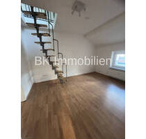 ** Kaufpreisreduzierung ** Frisch renovierte Wohnung mit neuer Einbauküche und Dachterrasse.. - Duisburg / Obermarxloh