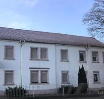 Mehrfamilienhaus mit Potenzial - interessant für Gewerbetreibende - mit Werkstatt und Lagerräumen - Oschatz