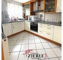 Gelegenheit! Schöne 3,5-Zi-Whg in einer gefragten ruhigen Lage mit fantastischer Aussicht vom Balkon - Göppingen / Holzheim