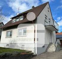 Zweifamilienhaus für die kleine Familie in Heroldsberg...schöne Wohnlage mit tollem Grundstück