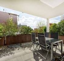+++ Erdgeschoss mit 15 m² SüdWest-Terrasse - neu- & hochwertig - inklusive Einbauküche & Tiefgaragen-Stellplatz +++ - Ludwigsburg Poppenweiler