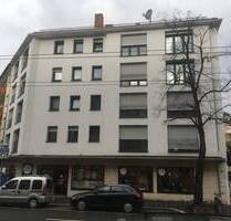 Renovierte 1 -Zimmerwohnung mit Einbauküche - Kunststoffenster - Rollos - Lift - Nürnberg Pirckheimerstraße