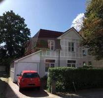 Rarität! Zweifamilienhaus in sehr schöner und zentraler Lage in Hamburg-Eidelstedt!