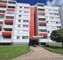 Helle 2-Zimmer-Wohnung mit Balkon und Tiefgaragenstellplatz - Stuttgart Fasanenhof