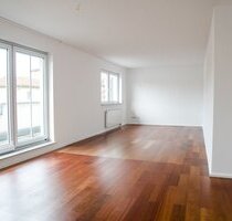 Traumhafte Wohnung mit zwei Balkonen, zentrale Lage - Erlangen Innenstadt