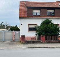 Gemütliches Ein- Zweifamilienhaus in zentraler Lage von Oberhausen - Oberhausen-Rheinhausen