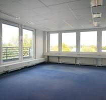 Helle Bürofläche mit Parkplätzen in Flughafennähe - All-in-Miete - Hamburg Hummelsbüttel