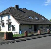 Großzügiges Einfamilienhaus mit Einliegerwohnung - Rotenburg an der Fulda (36199) Lispenhausen