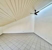 Charmante 3 Zimmer-DG-Wohnung mit cleveren Details in Uni-Nähe! - Stuttgart Steckfeld