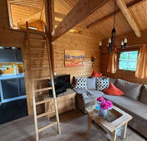 Ferienhaus in Chemnitz: Holzhaus mit Grundstück, Terrasse, Kamin, Einbauküche, Pool & Stellplatz - Chemnitz / Harthau