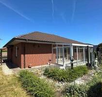 Gepflegter Bungalow mit Wintergarten u. Carport - Klein Gladebrügge