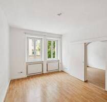 Mitten in der Nordstadt & mit Balkon! Helle 2,5-Zimmer-Wohnung im 1.Stock, zentrale aber ruhige Lage in Rennweg - Nürnberg