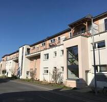 Helles frisch renoviertes 1 Zi.- Apartment im 1.OG, in genialer bevorzugter Lage von Margetshöchheim ! Gute Verkehrsanbindung nach Würzburg Innenstadt