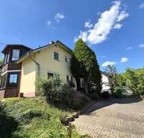 Traben-Trarbach: Solides Zweifamilienhaus mit Garage in sonniger, hochwasserfreier Ortsrandlage! - Traben-Trarbach / Wolf