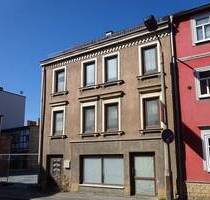 Wohn- und Geschäftshaus - 15.000,00 EUR Kaufpreis, ca.  131,00 m² Wohnfläche in Rudolstadt (PLZ: 07407) Zentrum