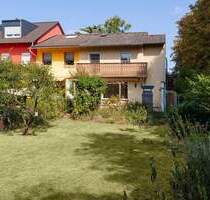 Sanierungsbedürftiges Reihenendhaus auf Südgrundstück am Sachsenhäuser Berg - Frankfurt am Main Sachsenhausen