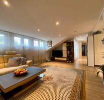 Moderne DG-Wohnung mit EBK und Balkon - Exklusives Wohnambiente - Stuttgart Dürrlewang