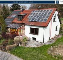 Ländlich wohnen, urban angebunden - Einfamilienhaus mit Platz, Charme & Wärmepumpe - Tiefenbach Schloßberg