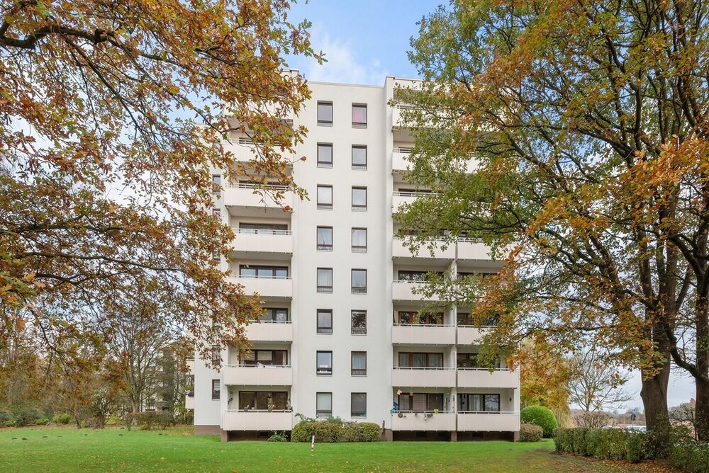 Hochwertig sanierte 3 Zimmer-Wohnung mit Balkon - Pinneberg