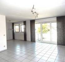 Große und helle Etagenwohnung mit Sonnenbalkon und 2 Tiefgaragen-Stellplätzen - Iggingen