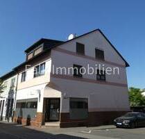 ***Ideal und zentral! 3 ZKB-Dachgeschoss + Einzelgarage in Wohn- und Geschäftshaus in Brühl***