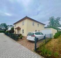 Raum für Generationen - Großzügiges Einfamilienhaus mit Einliegerwohnung im Obergeschoss - Potsdam - Groß Glienicke