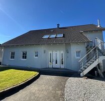 POOL gefällig ? Vielseitig nutzbares EINFAMILIENHAUS mit DOPPELGARAGE - Heroldsbach Oesdorf