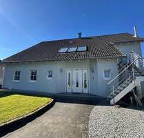 POOL gefällig ? Vielseitig nutzbares EINFAMILIENHAUS mit DOPPELGARAGE - Heroldsbach Oesdorf
