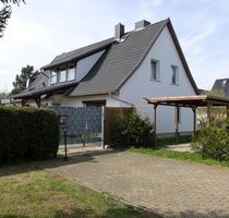 Freie Erdgeschoss-Eigentumswohnung mit großem Garten in Wackerow